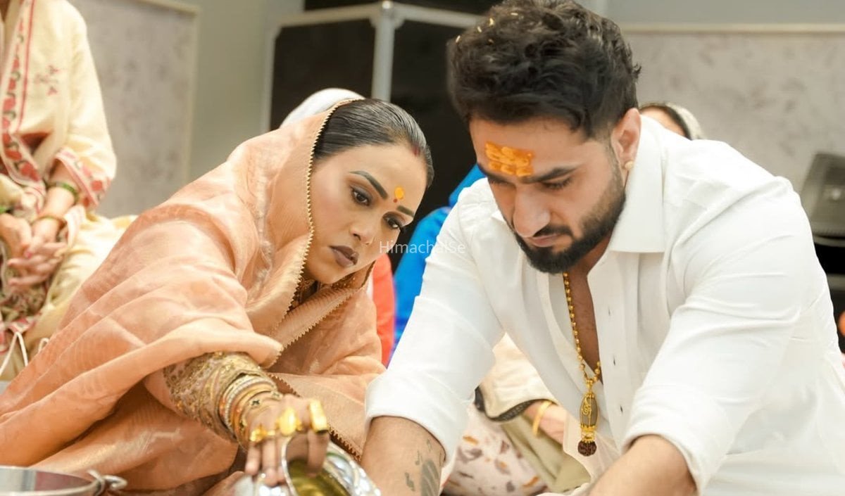 शिवलिंग का रुद्राभिषेक करती दिखीं Afsana Khan, तस्वीरें वायरल होते ही मचा बवाल​