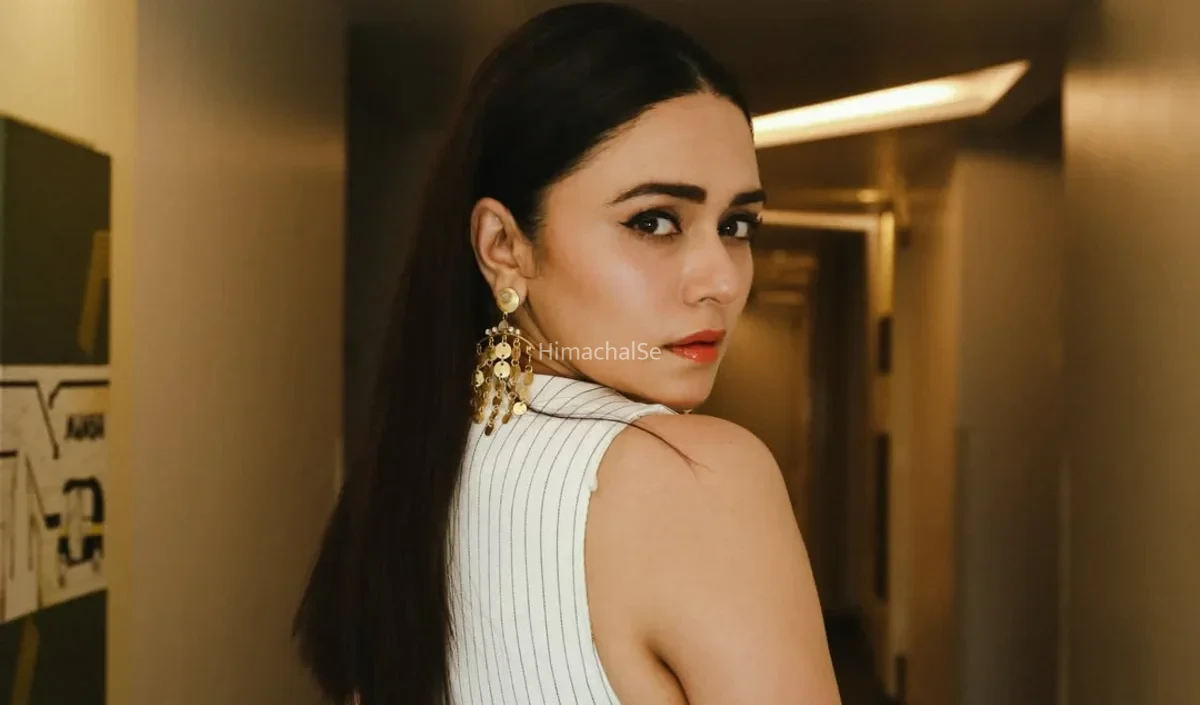 Amruta Khanvilkar ने निजी जिंदगी पर अफवाह फैलाने वालों को कानूनी नोटिस की चेतावनी दी​