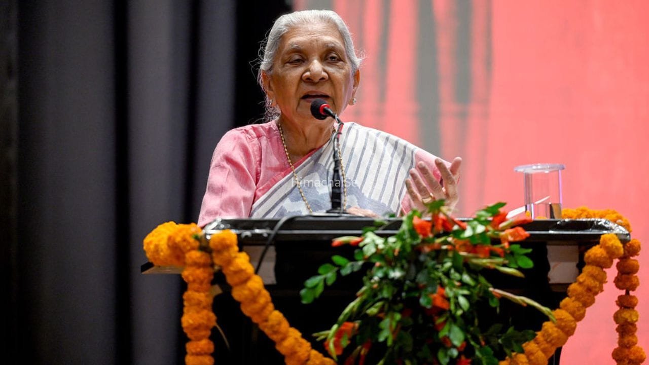 गोरखपुर यूनिवर्सिटी का हॉस्टल देख भड़कीं राज्यपाल आनंदीबेन पटेल, कहा- 3 महीने में दूर हों सभी कमियां​