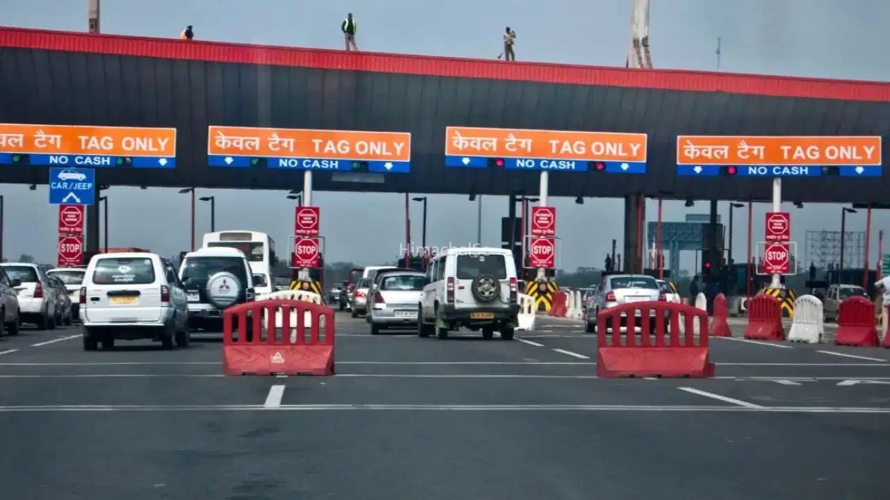 टोल पर क्या हुआ था? टोल कर्मियों ने बताई- अतीक के बेटे के काफिले वाली गाड़ियों की कहानी​