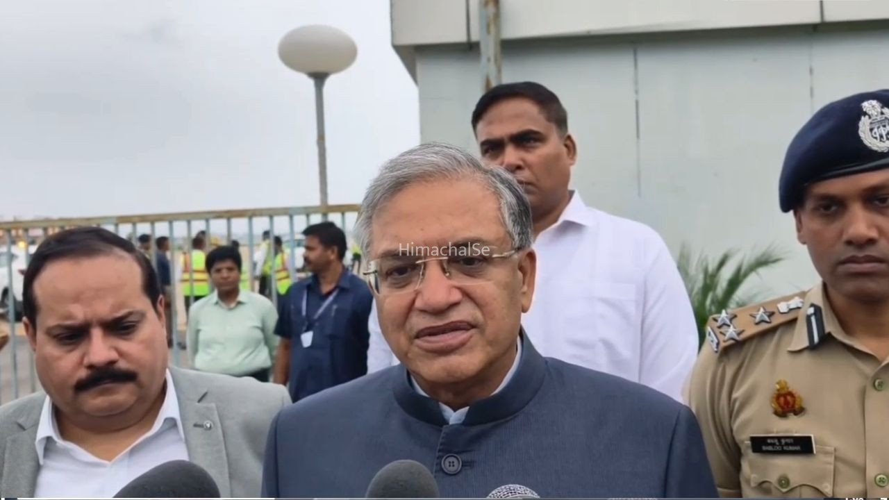 CEC Gyanesh Kumar: लखनऊ पहुंचे मुख्य निर्वाचन आयुक्त ज्ञानेश कुमार, कहा- ये मेरी तपोभूमि और कर्मभूमि​