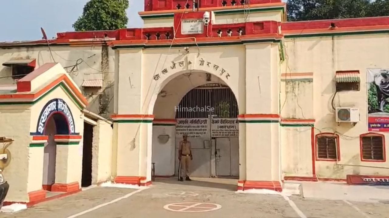 Gorakhpur News: गोरखपुर जेल से पॉक्सो आरोपी फरार, जेलर सहित 5 सस्पेंड; कई टीमें तलाश में जुटीं​