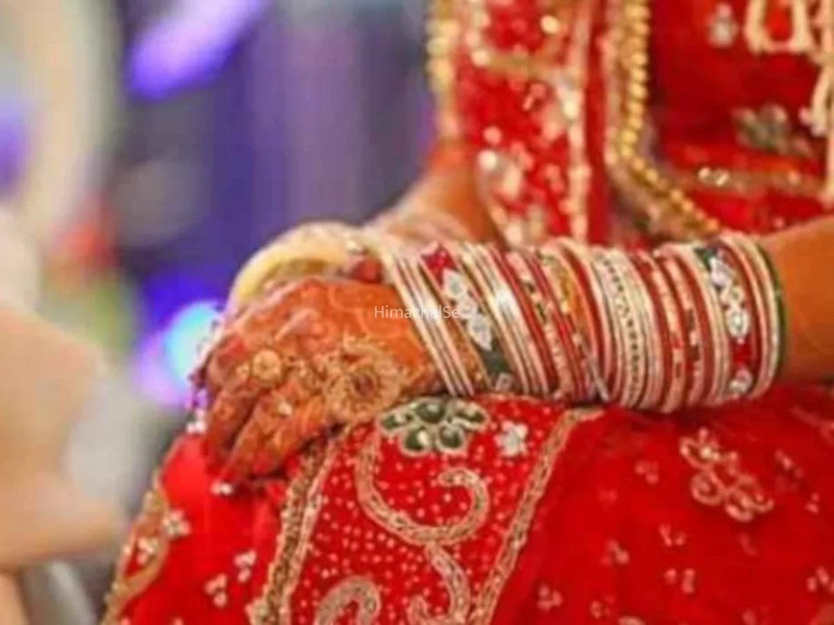 शादी के बाद बिना सुहागरात मनाए 2 दिन सोया रहा पति, फिर ससुर ने की बहू से गंदी बात- बेटा अनफिट है तो क्या हुआ, हम…​​​