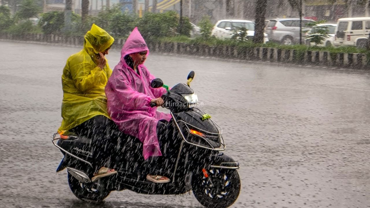 दिल्ली-NCR में सुबह ही छाया अंधेरा, झमाझम बारिश से बदला मौसम… हिमाचल-उत्तराखंड से तमिलनाडु तक का जानें हाल​