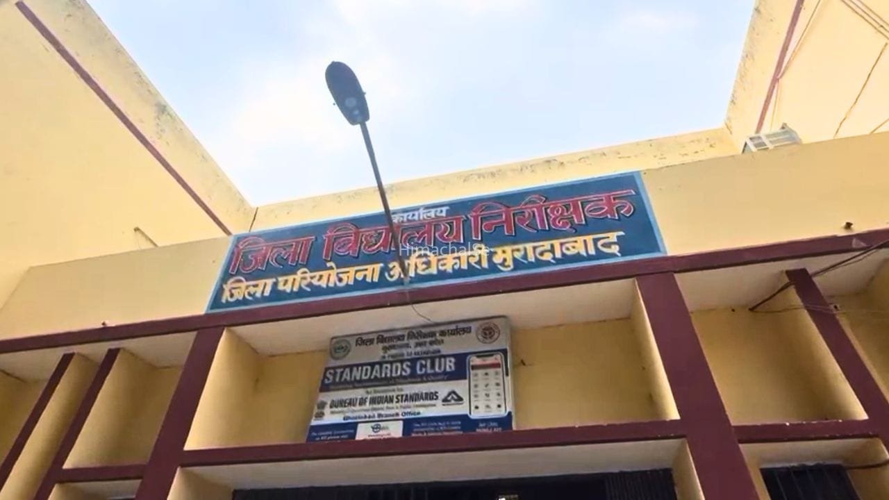 स्कूल में बेटी को मच्छर ने काटा तो अमेरिका से लौटे वैज्ञानिक पिता ने खोला मोर्चा, DM को भेजी फोटो… मिला ये आश्वासन​