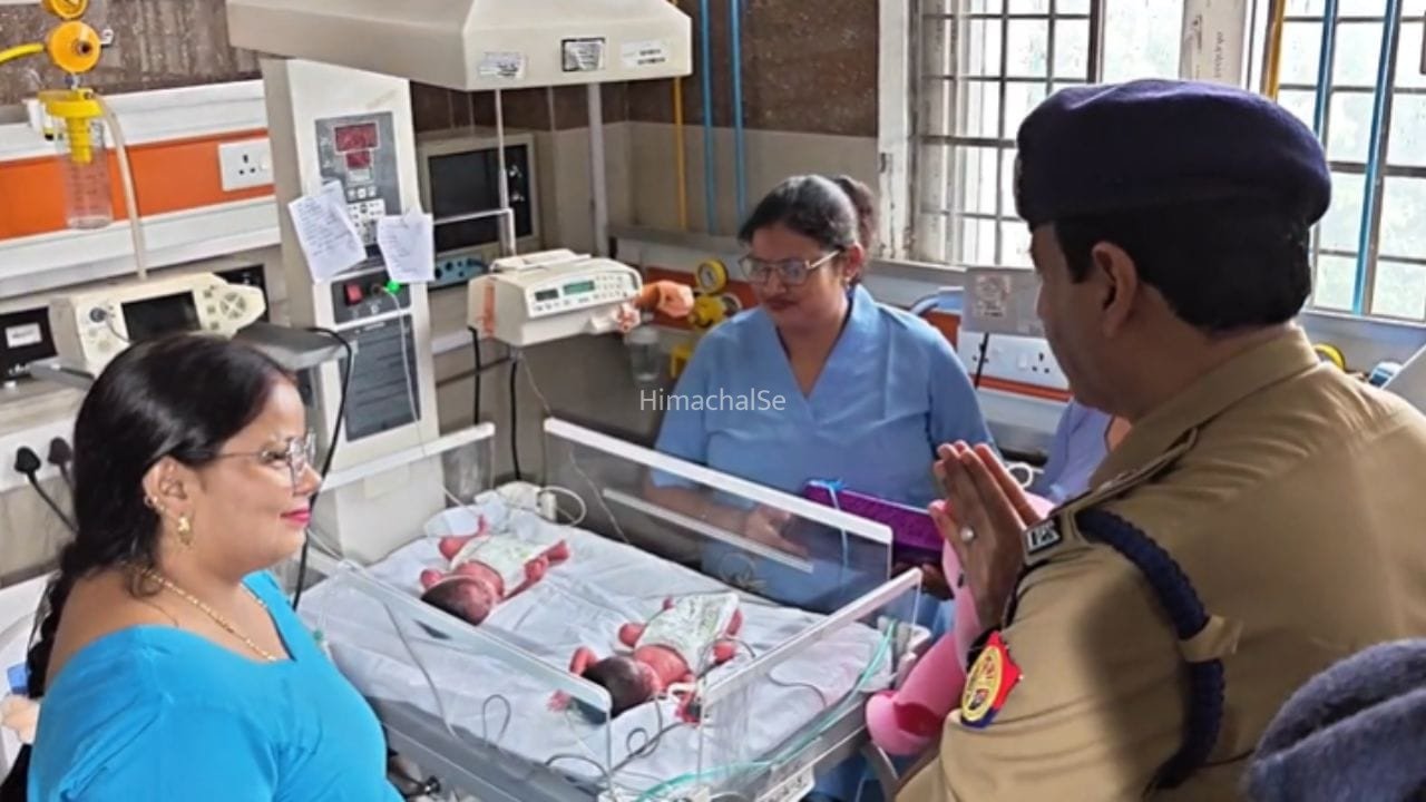 कांवड़ यात्रा के बीच गूंजी किलकारी, महिला कांवड़िया ने जुड़वा बेटों को दिया जन्म; SSP ने नाम रखा- ‘गणेश’ और ‘कार्तिकेय’