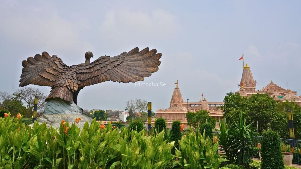 अयोध्याः चढ़ावा चोरी जांच के बीच राम मंदिर व्यवस्था में बड़ा बदलाव, अनिल मिश्रा के 2 करीबी हटाए गए, एंट्री पर भी लगी रोक​
