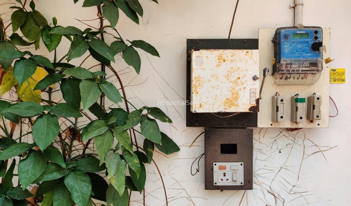भारी भरकम बिजली बिल से अब मिलेगा छुटकारा, अपनाएं ये Electricity Bill Saving Tips और बजट को रखें मेंटेन​