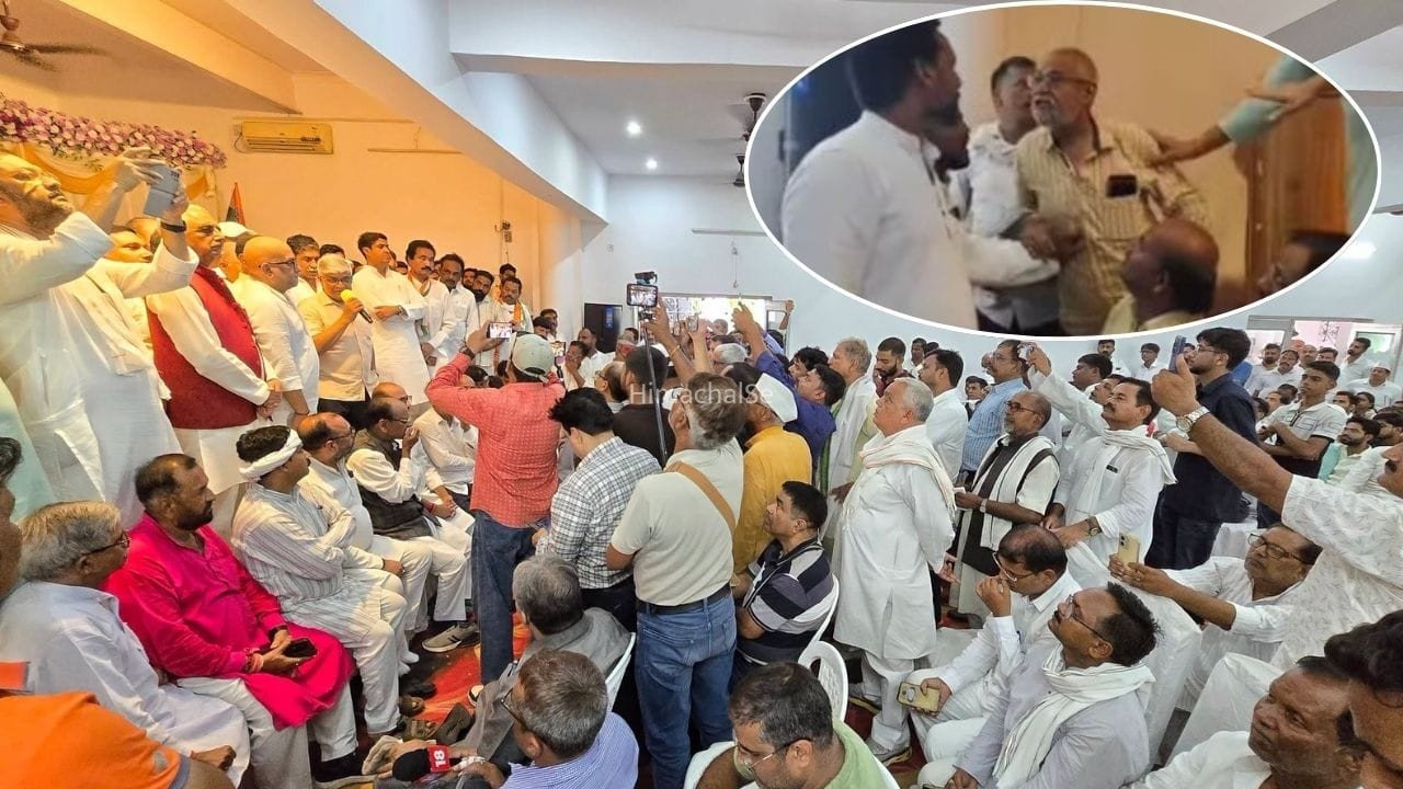 प्रयागराज में राहुल गांधी के ‘छात्र संवाद’ से पहले कांग्रेस में घमासान, मंच पर ही भिड़े कार्यकर्ता​