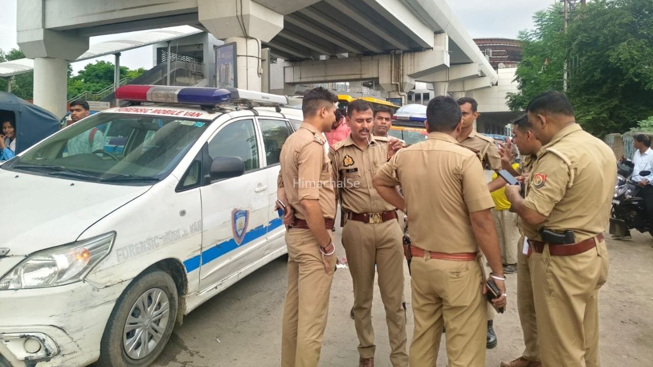 UP: कानपुर में बंद कार के अंदर शव मिलने से सनसनी… जांच में जुटी पुलिस​