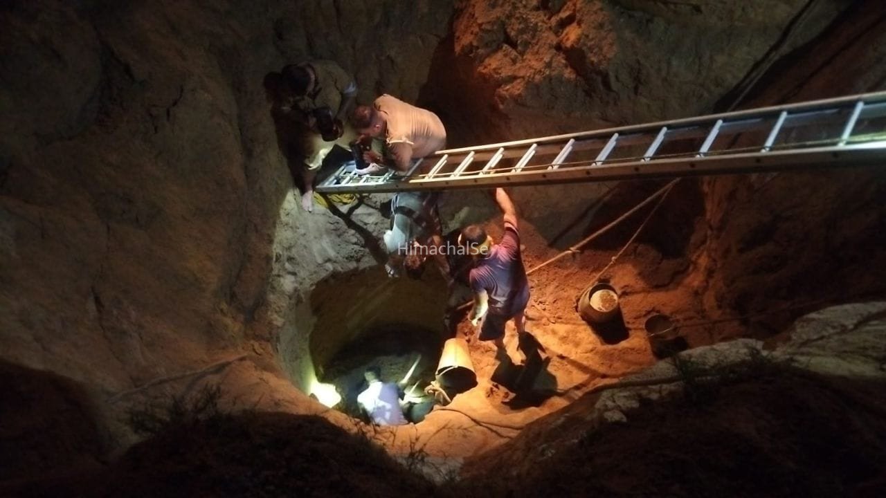 सहारनपुर में मिट्टी धंसने से दर्दनाक हादसा… 20 फीट गहरे गड्ढे में काम कर रहे चाचा-भतीजे की मौत
