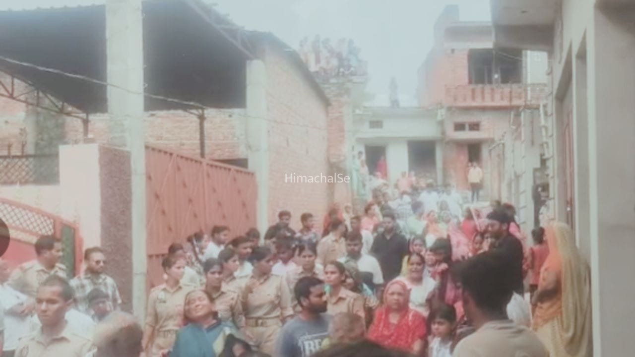 पुलिस ने पति को छत से फेंका… शाहजहांपुर में युवक की मौत के बाद बवाल, पत्नी की शिकायत पर केस दर्ज​