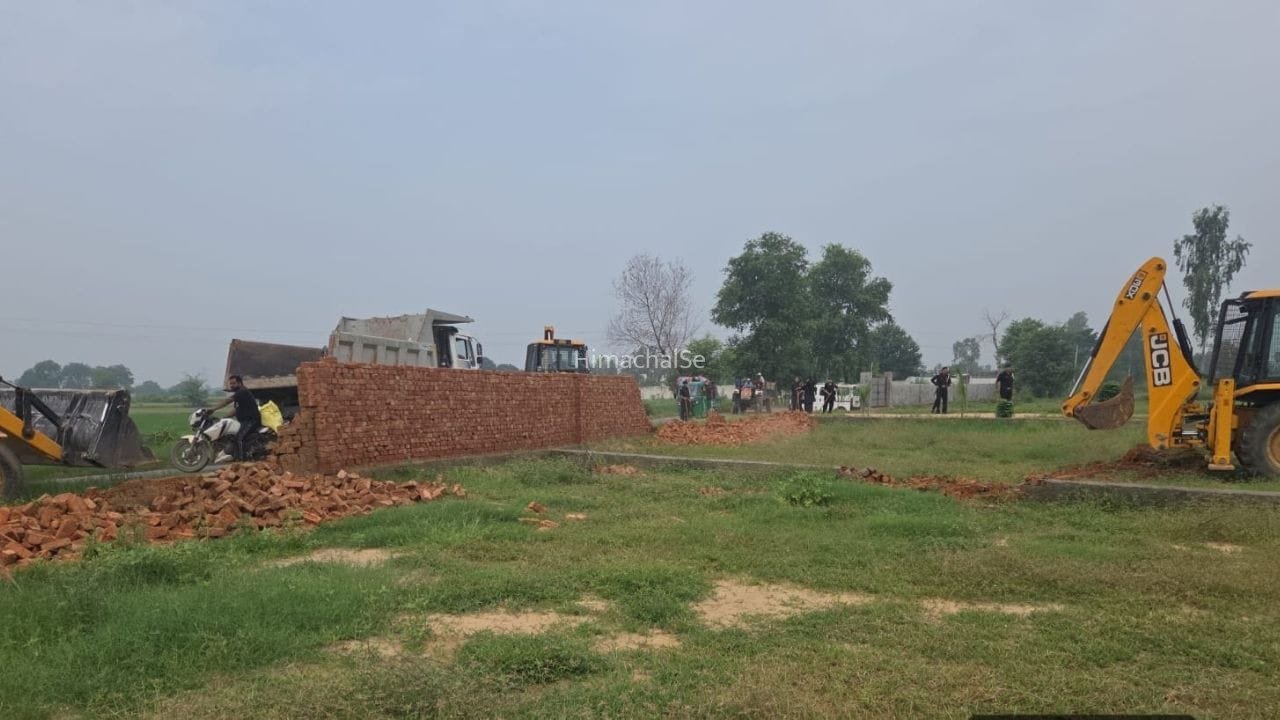 ग्रेटर नोएडा में चला बुलडोजर, 48 करोड़ की जमीन कराई कब्जामुक्त; अवैध प्लॉटिंग पर बड़ी कार्रवाई​