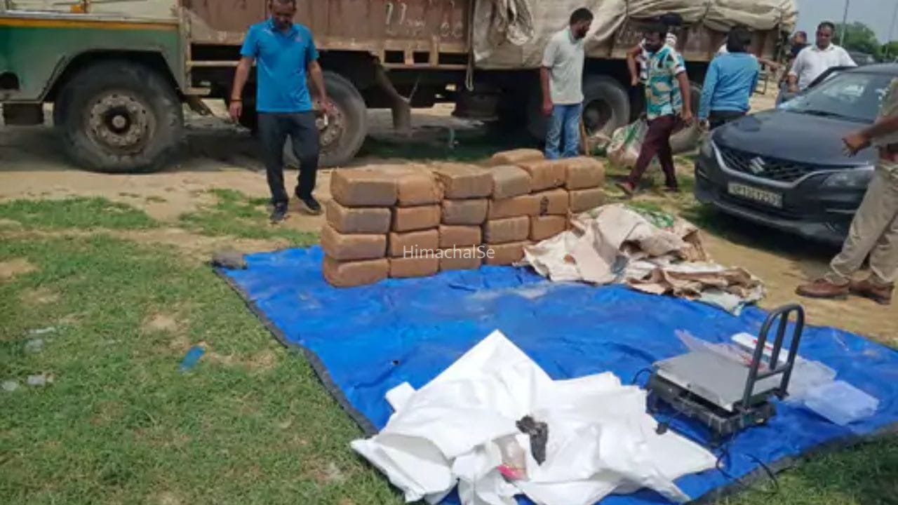 UP: मथुरा में नशे के खिलाफ पुलिस बड़ी कार्रवाई… 300KG गांजा जब्त, 5 आरोपी गिरफ्तार​