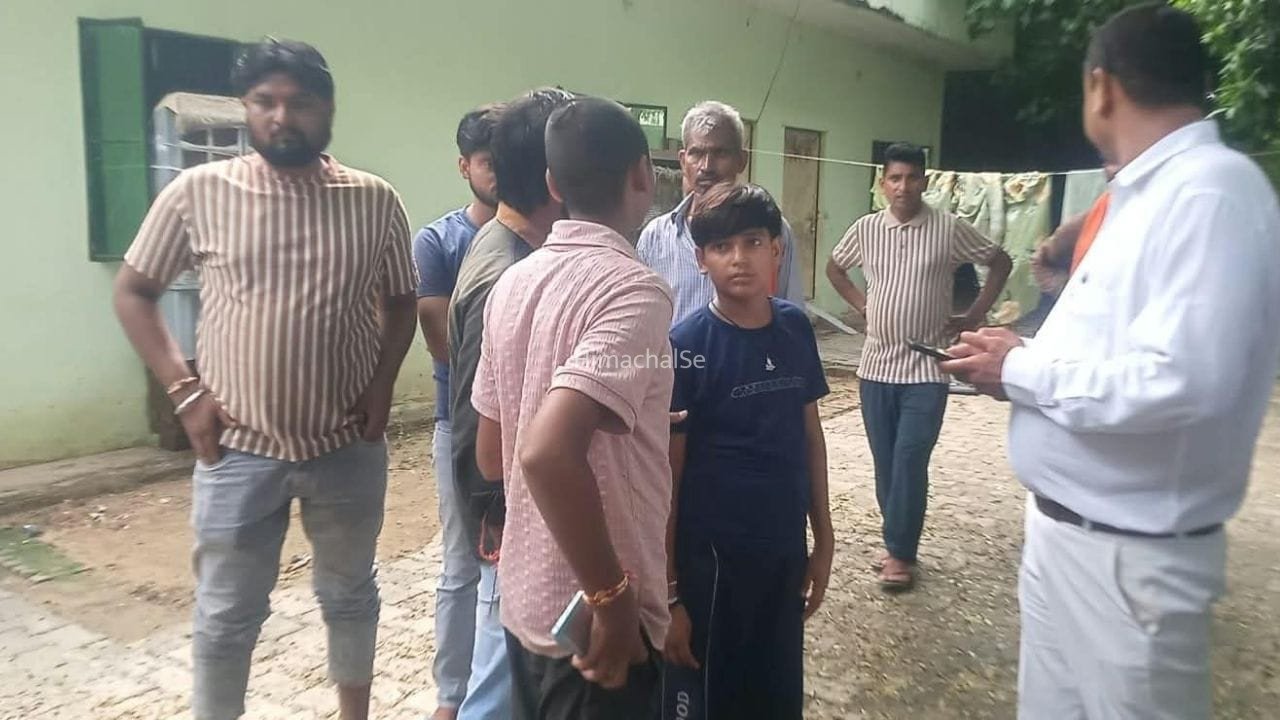 इटावा: डकैती के फर्जी मुकदमे से परेशान शख्स नदी में कूदा… बेटे के साथ जा रहा था बेटी के घर, रेस्क्यू जारी​