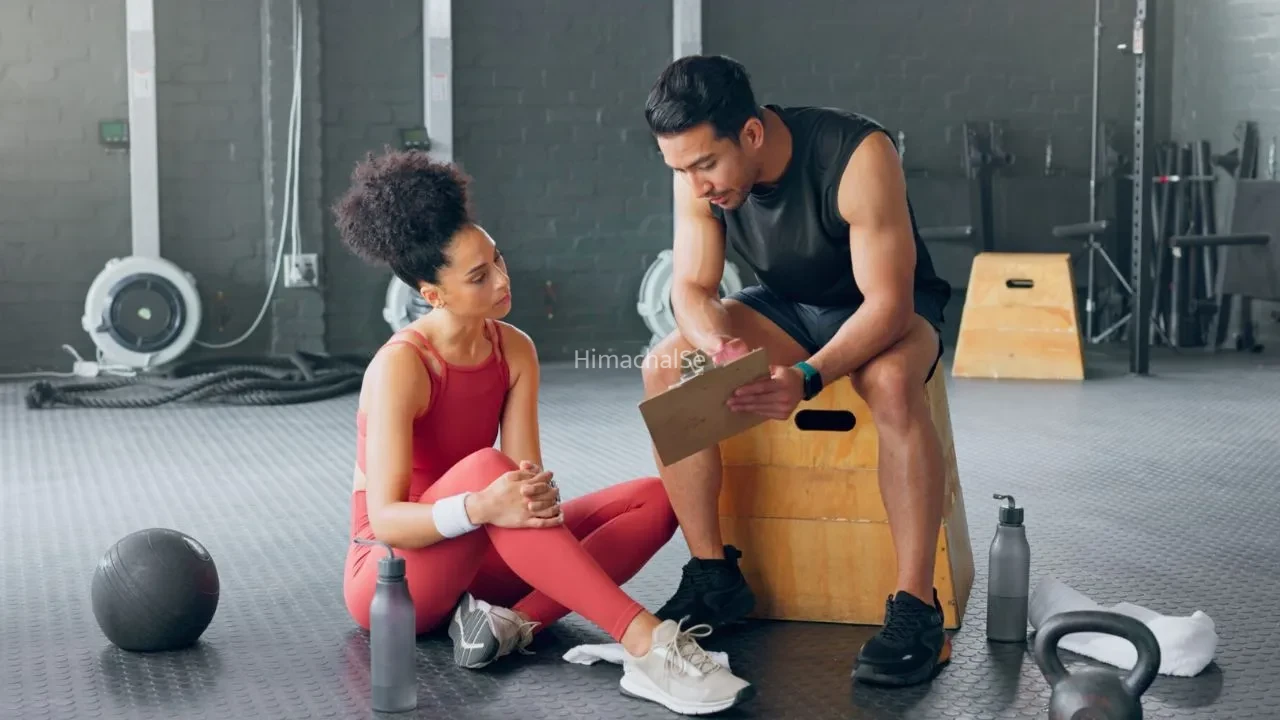 Fasting Workout: व्रत के दौरान जिम जाना सही है या नहीं? जानें एक्सपर्ट्स की सलाह और किन बातों का रखें ध्यान​