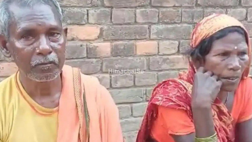 तीन पत्नियों की मौत के बाद 65 की उम्र में चौथी शादी, इस बार पड़ोसन को बनाया दुल्हन… तीन पत्नियों की मौत के बाद 65 की उम्र में चौथी शादी, इस बार पड़ोसन को बनाया दुल्हन…