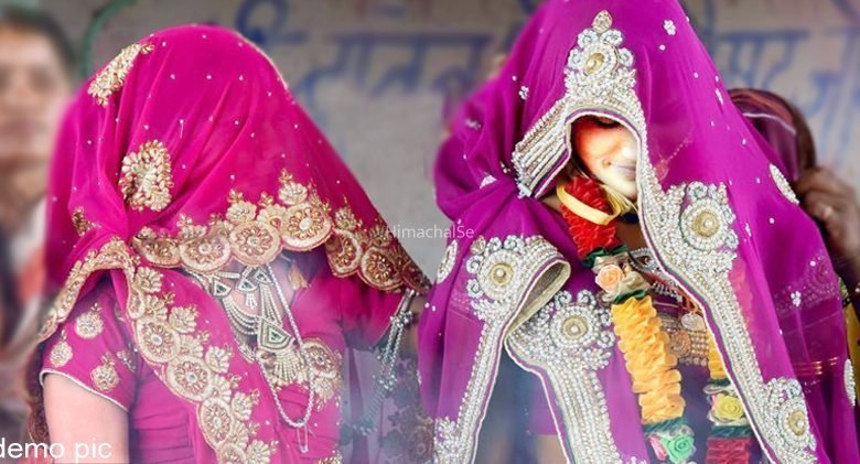 अनोखी Love Story: दो लड़कियों को आपस में प्यार, 7 साल की दोस्ती के बाद मंदिर में लिए 7 फेरे​​​