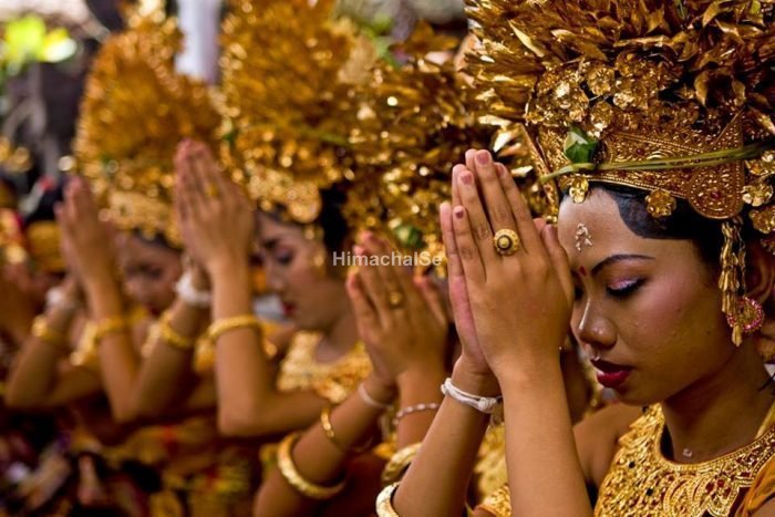 hindu-people-11-6-21-1-e1617860193244