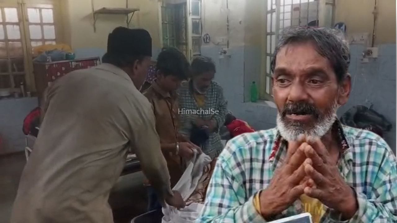 ‘कम से कम​​ मछलियों का खाना तो बन जाएगी…’ अंतिम संस्कार के पैसे नहीं थे, नर्मदा में पत्नी का शव बहाने पहुंचा पति​​