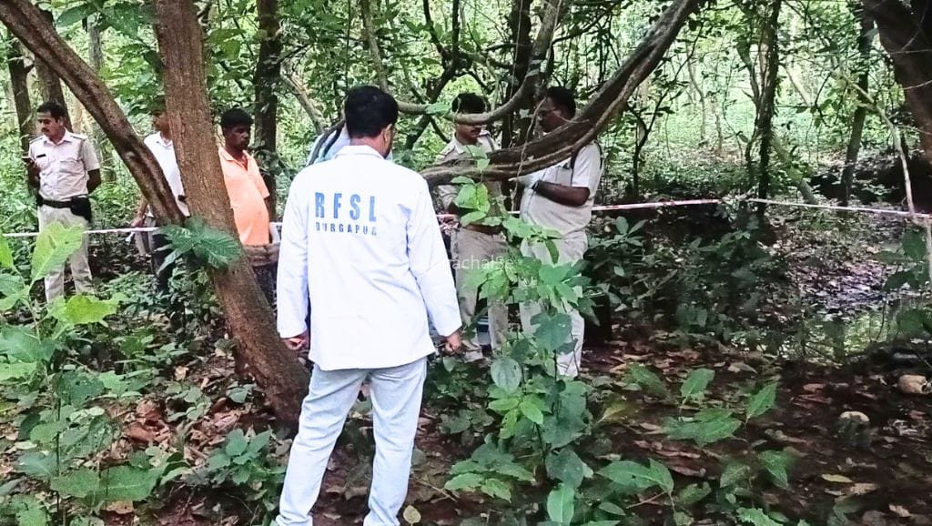 पश्चिम बंगाल: 4 मानव कंकाल, पेड़ पर लटकती 4 रस्सियां… कांकसा के जंगल में इंसानों के साथ क्या हुआ?