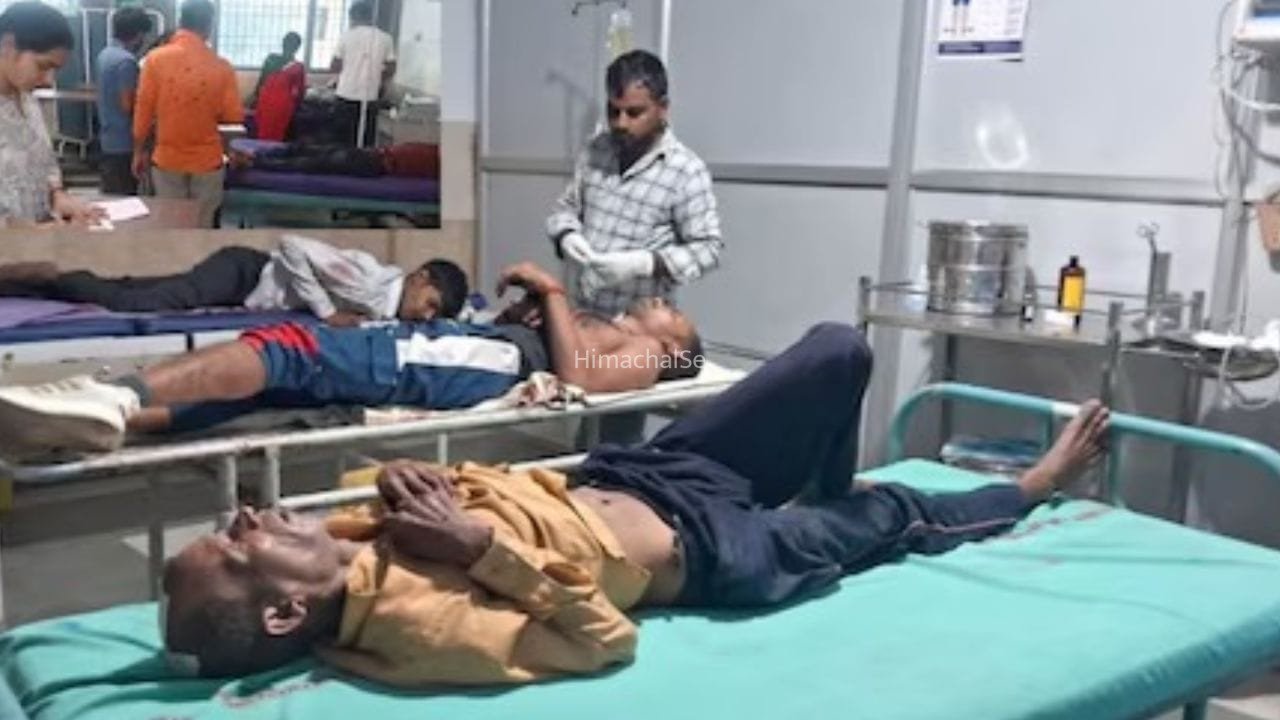 Pilibhit News: रोजी-रोटी की तलाश में निकले थे 12 मजदूर, सड़क हादसे में 5 की मौत; गांव में पसरा मातम​