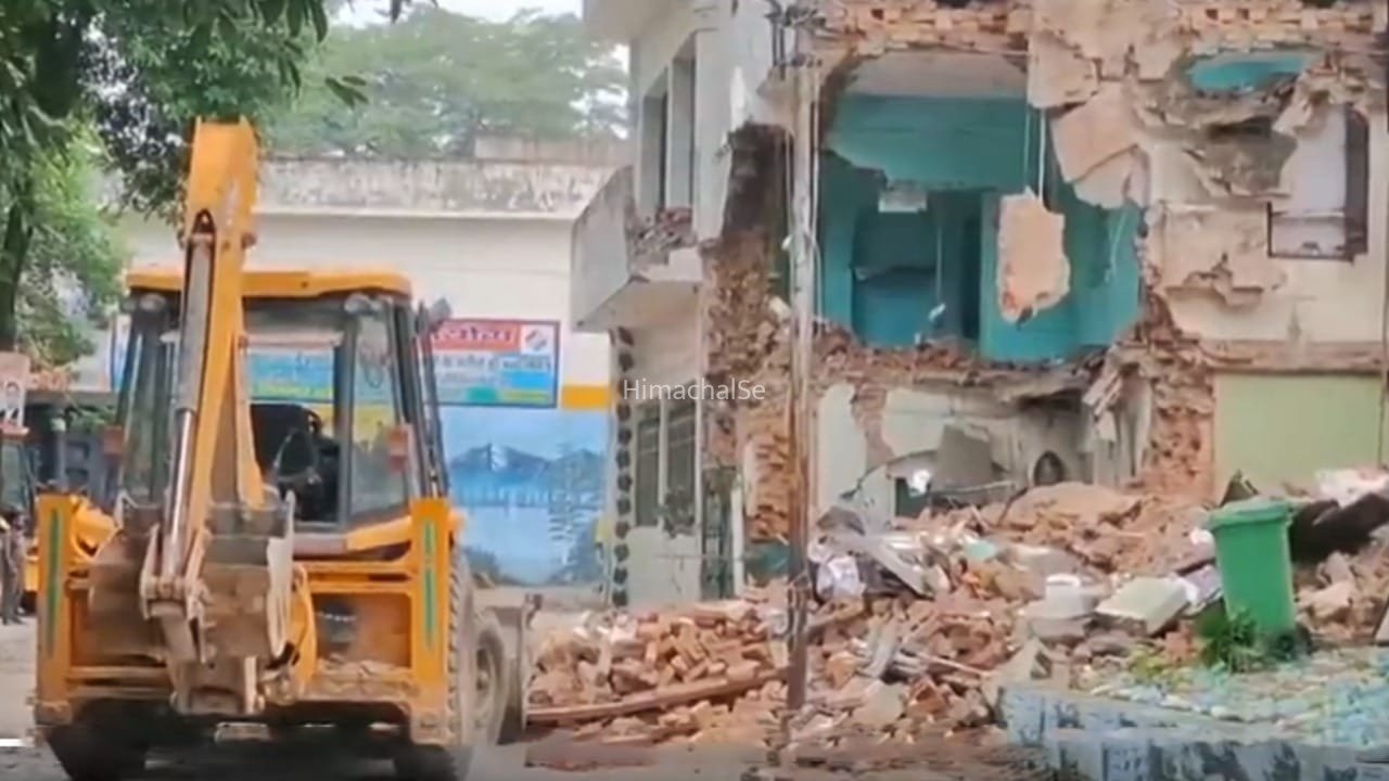 रातभर अफवाह, सुबह एक्शन… सहारनपुर में मस्जिद पर क्यों चला बुलडोजर? समझिए पूरा विवाद​